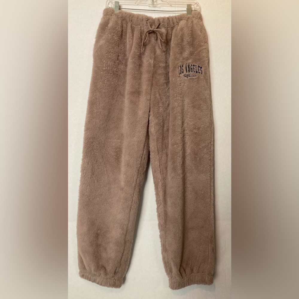 Faded Rose 🟣 GUC Size Large Los Angeles Fuzzy Faux Fur Sweatpants